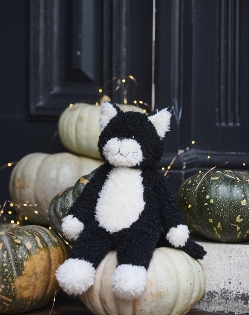 Checkers The Cat By Nana Huchy - BLACK