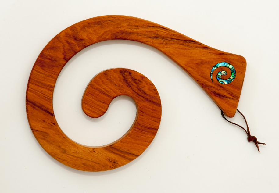 KAURI/RIMU SPIRAL TABLE MAT WITH PAUA