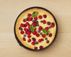 Maxwell & Williams Baker Maker Springform Round Cake Pan 25cm