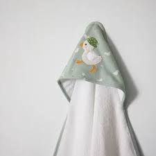 LIVING TEXTILES Hooded Bath Towel