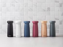 SALT & PEPPER MILLS
