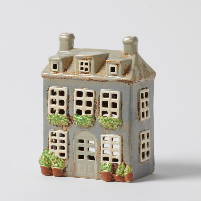 The Manor Tealight House (Pilbeam)