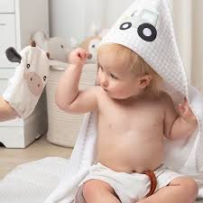 LIVING TEXTILES Hooded Bath Towel