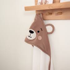 LIVING TEXTILES Hooded Bath Towel